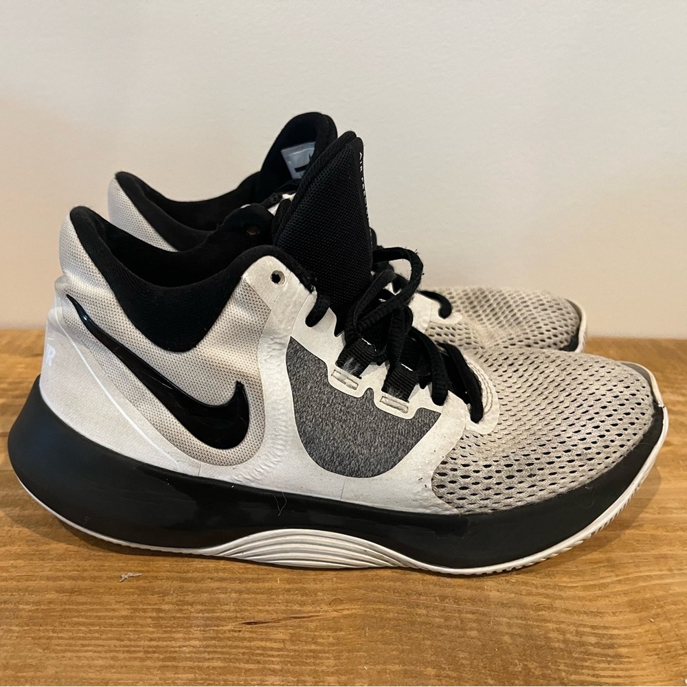 NIKE black and gray air precision 2 running shoes size 5.5‎